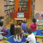 dzieciaki chętnie i licznie odwiedzały Bibliotekę