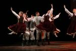Tańczący zespół folklorystyczny